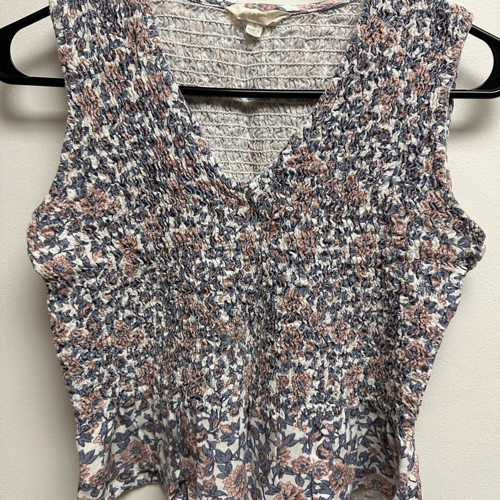 Floral Sleeveless Crinkle Top